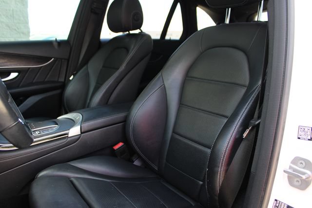 Used 2020 Mercedes-Benz GLC 300 4MATIC image 20