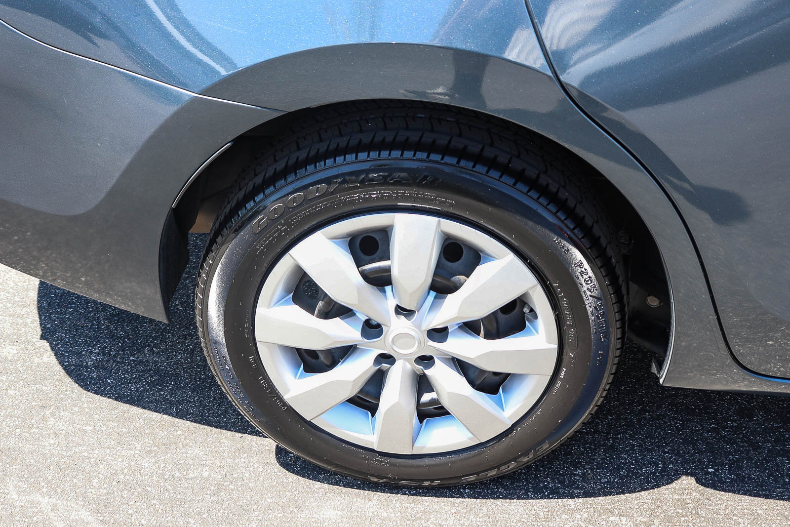 Used 2015 Toyota Corolla LE FWD image 8