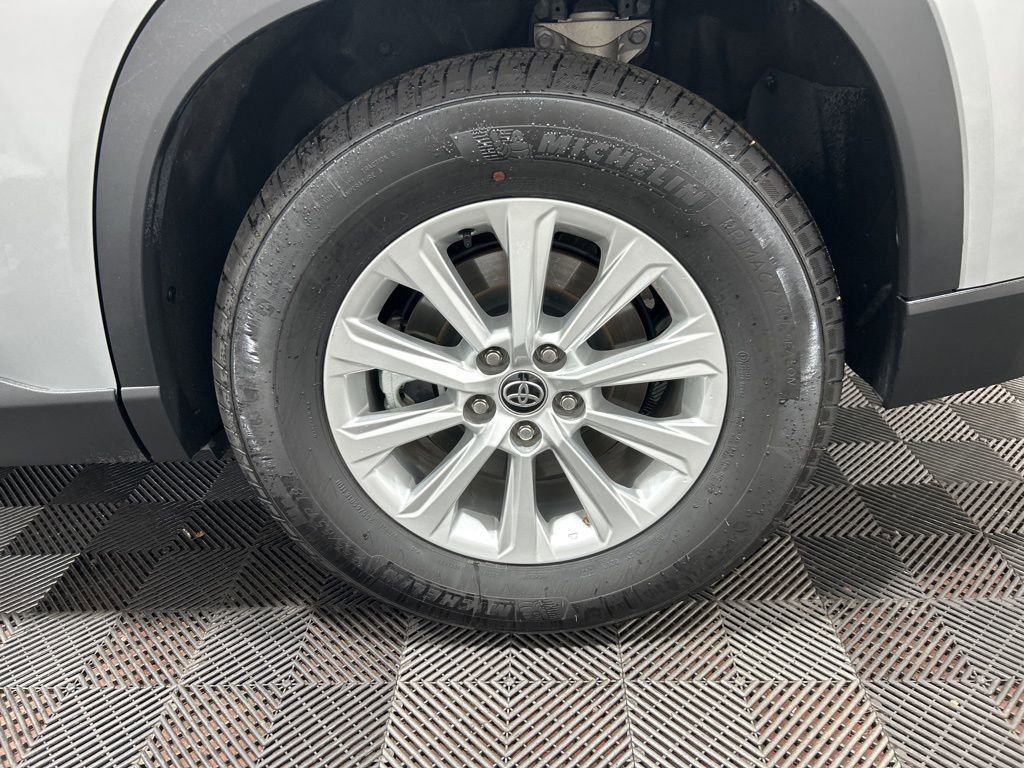 Used 2025 Toyota Grand Highlander AWD image 30