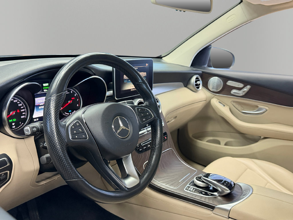 Used 2019 Mercedes-Benz GLC 350e 4MATIC image 15
