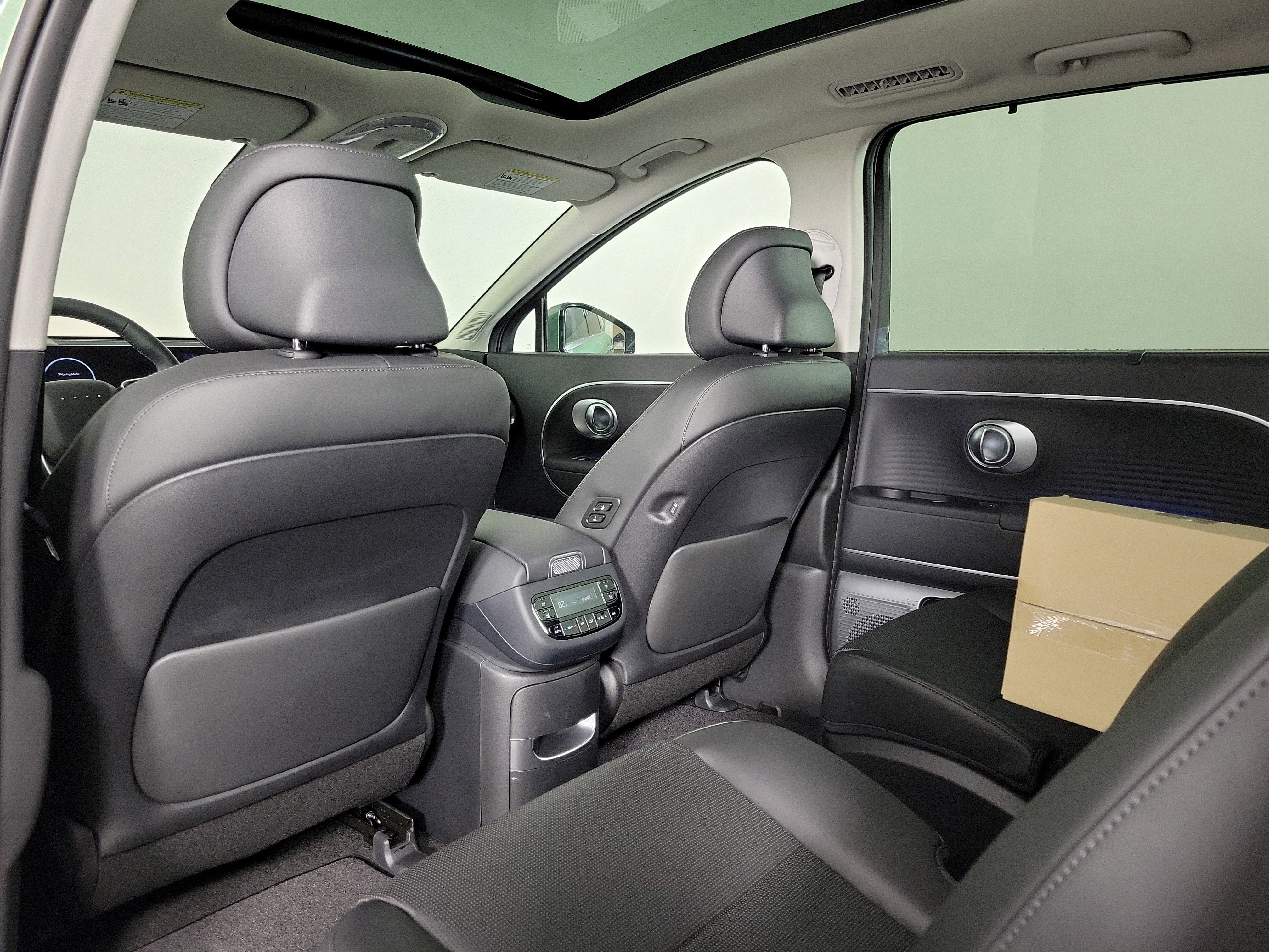 New 2026 Hyundai Ioniq 9 Limited image 34