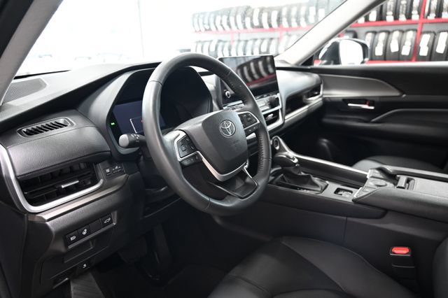Used 2024 Toyota Grand Highlander AWD image 22