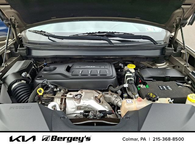 Used 2019 Jeep Cherokee Latitude Plus w/ Cold Weather Group AWD/4WD image 28