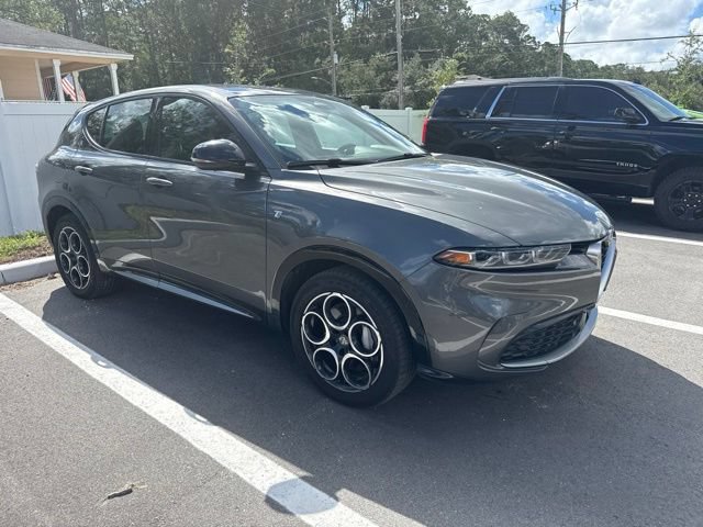 Used 2024 Alfa Romeo Tonale Ti w/ Premium Interior Package AWD/4WD image 1