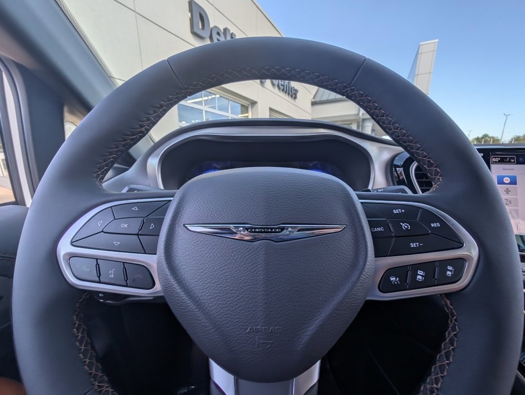 New 2026 Chrysler Pacifica Pinnacle image 22