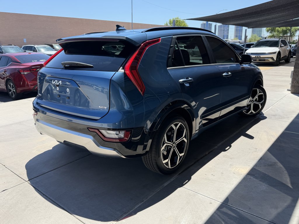 Used 2024 Kia Niro SX Touring FWD image 4