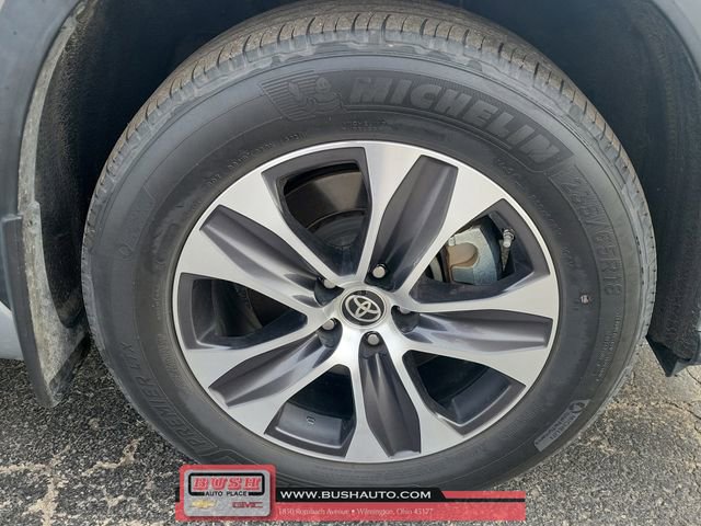 Used 2021 Toyota Highlander XLE image 5