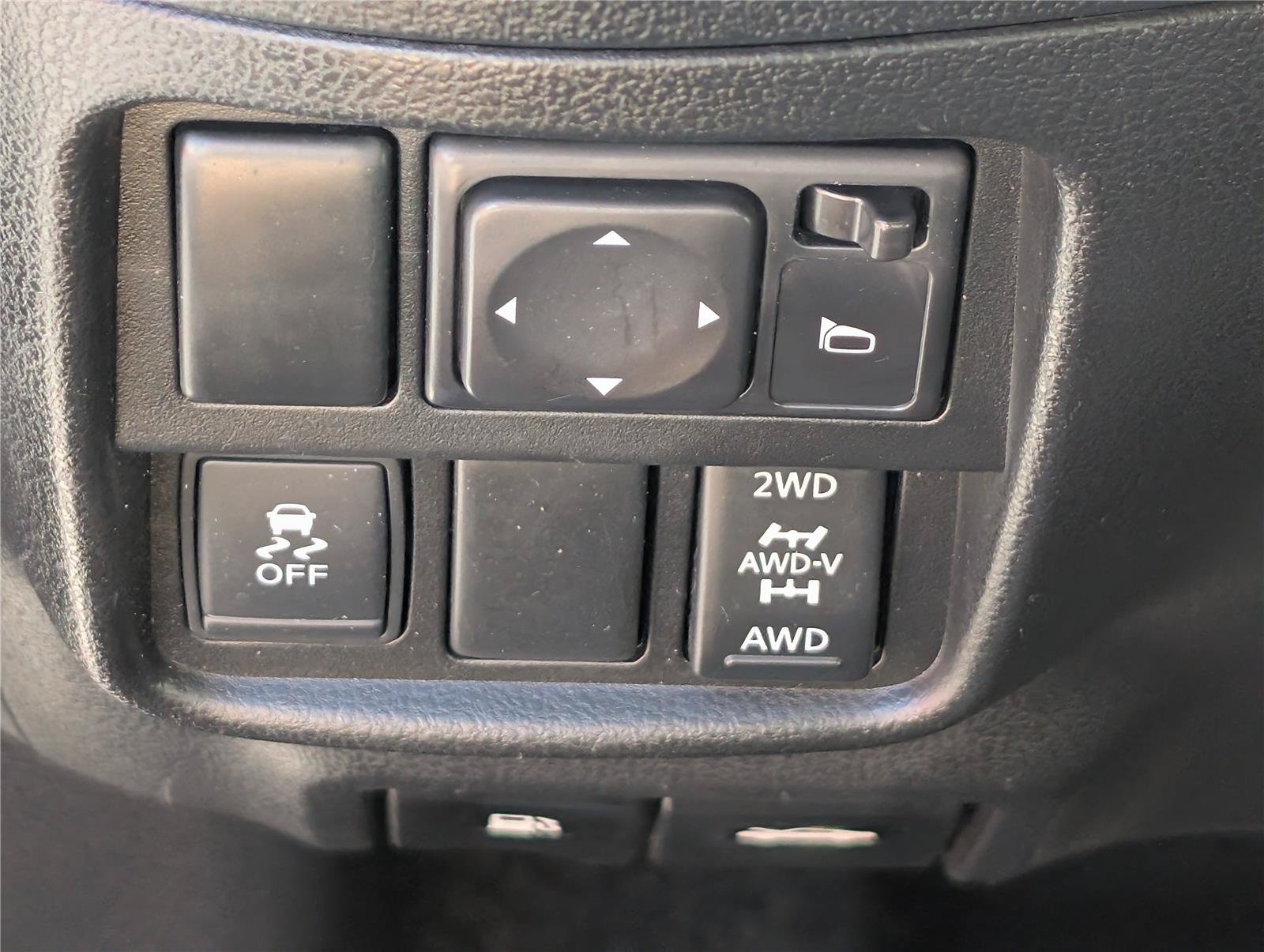 Used 2014 Nissan Juke SV AWD/4WD image 21