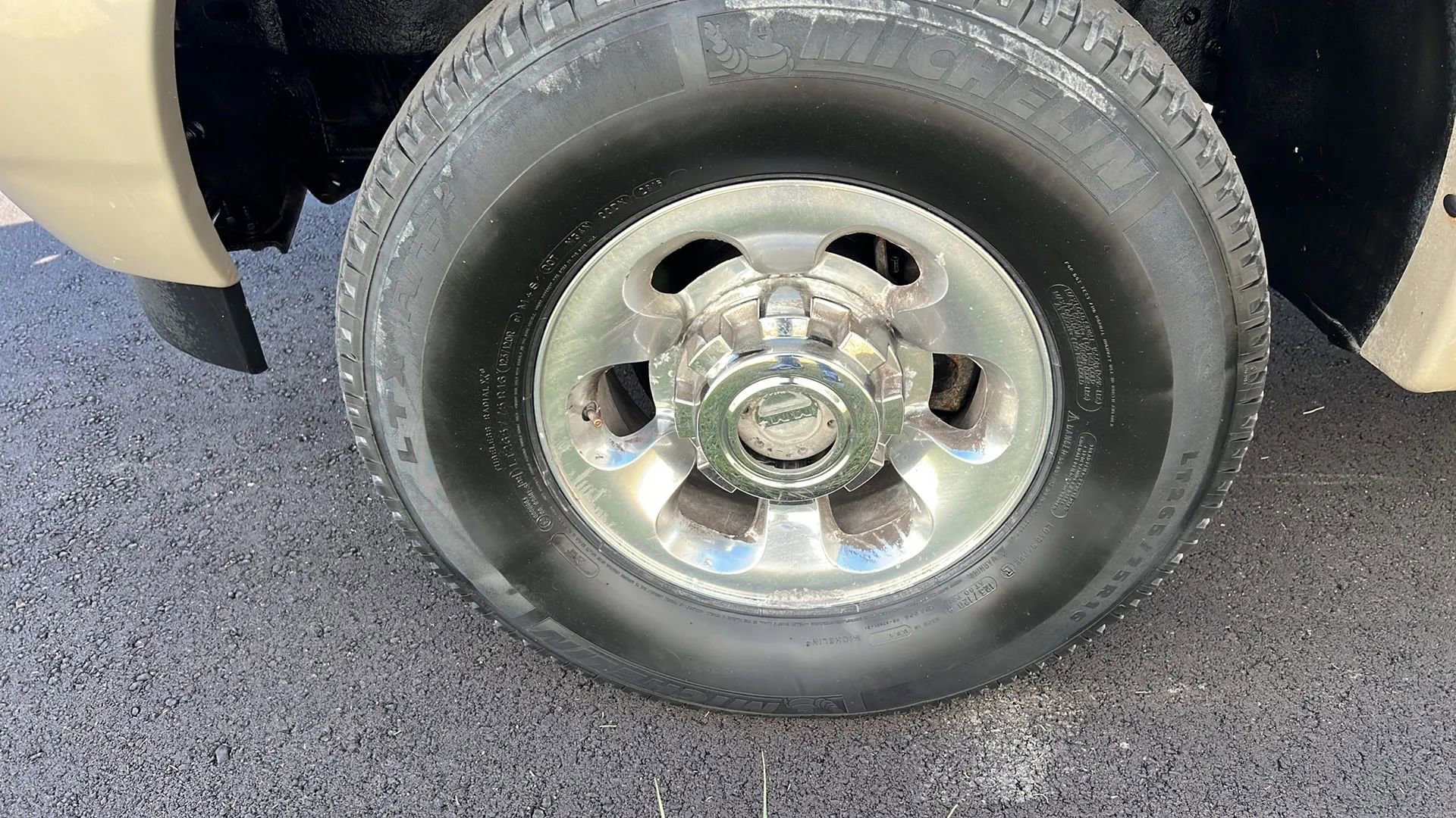 Used 2004 Ford Excursion Limited AWD/4WD image 31