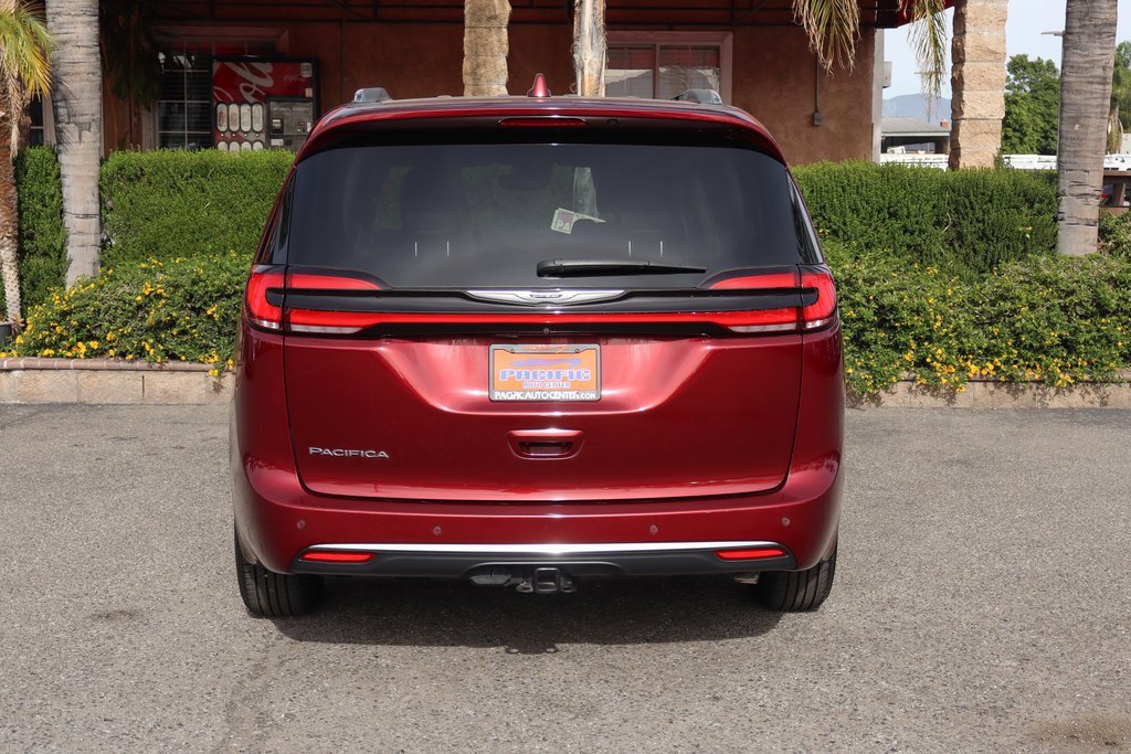 Used 2021 Chrysler Pacifica Touring-L w/ Uconnect Theater Family Group image 6
