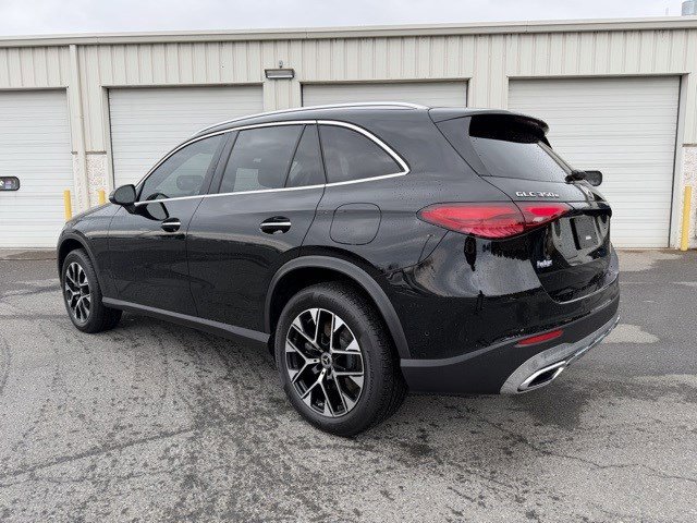 Used 2025 Mercedes-Benz GLC 350e 4MATIC image 3