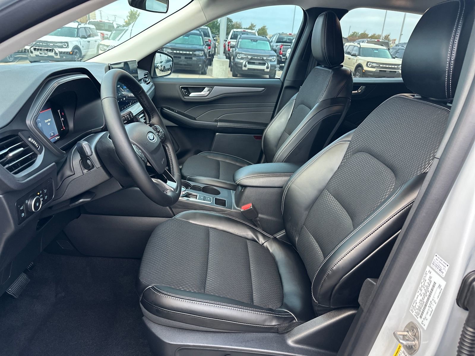 New 2026 Ford Escape SE FWD image 9