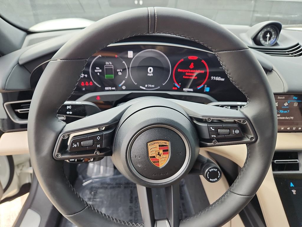 Used 2025 Porsche Taycan image 20