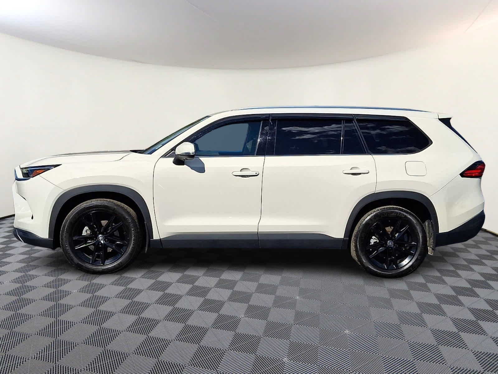 Used 2024 Toyota Grand Highlander AWD image 9