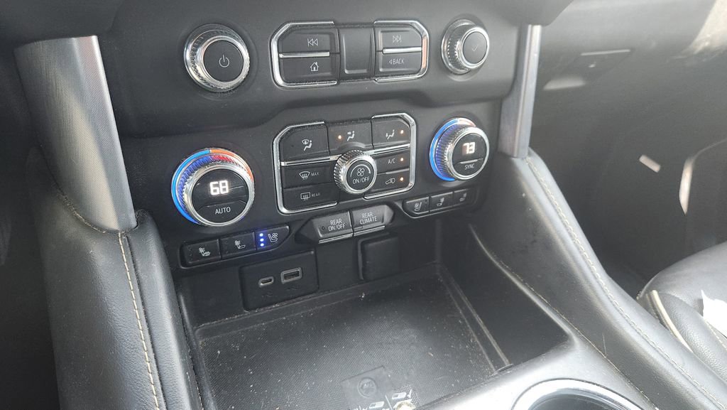 Used 2023 GMC Yukon XL SLT AWD/4WD image 19