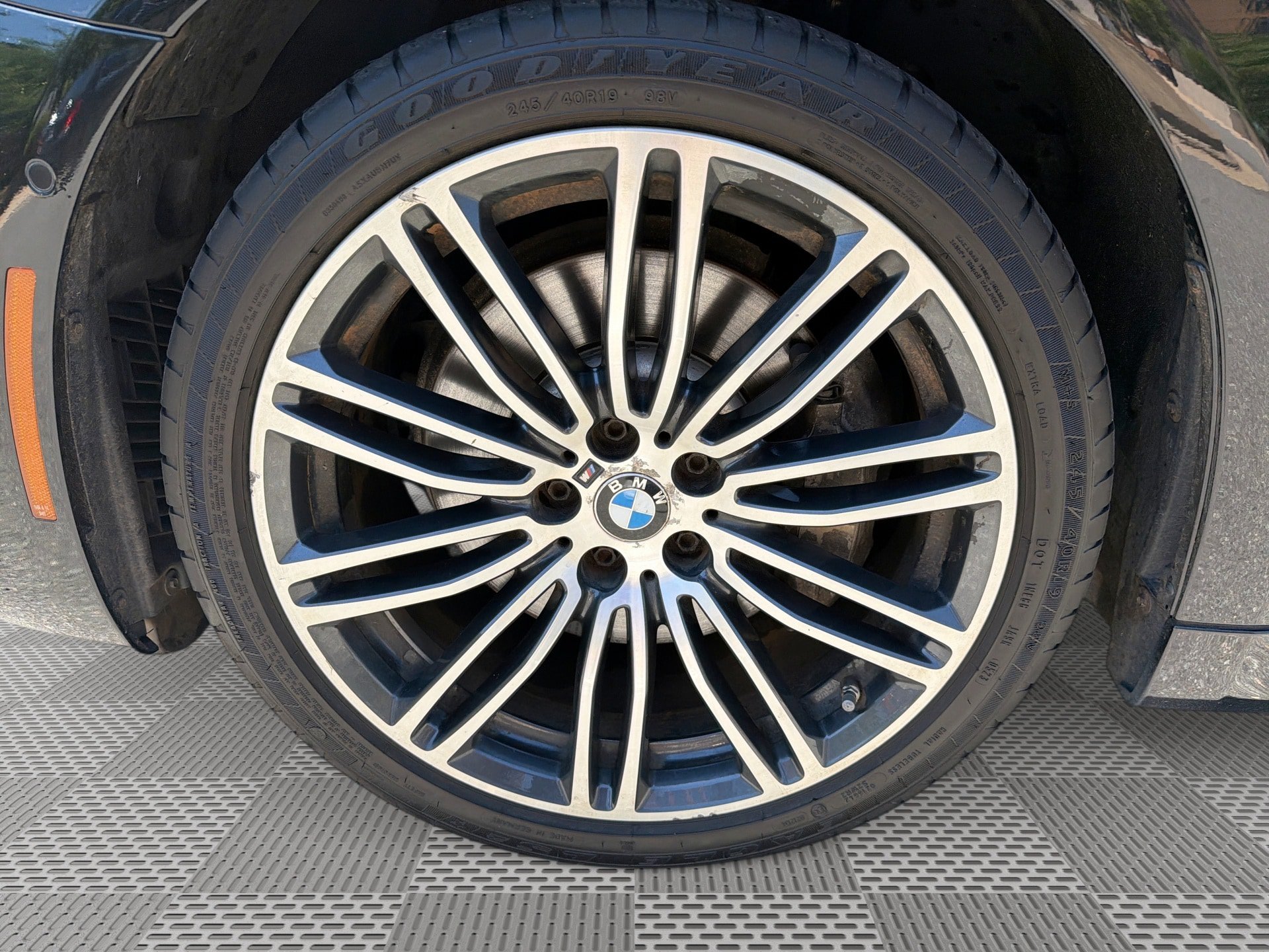Used 2018 BMW 530i xDrive w/ M Sport Package AWD/4WD image 19