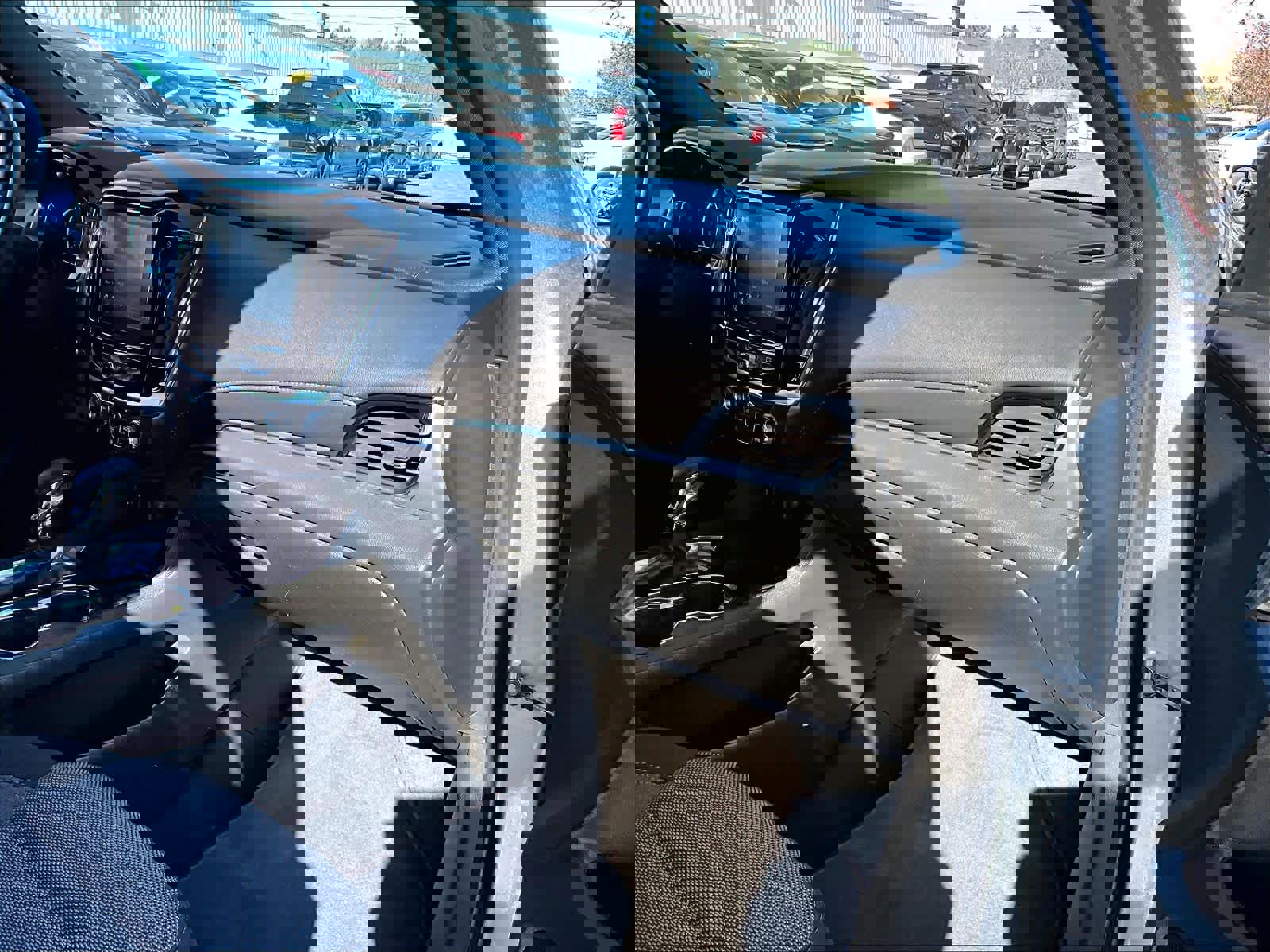 Used 2023 Chevrolet Traverse LT image 13