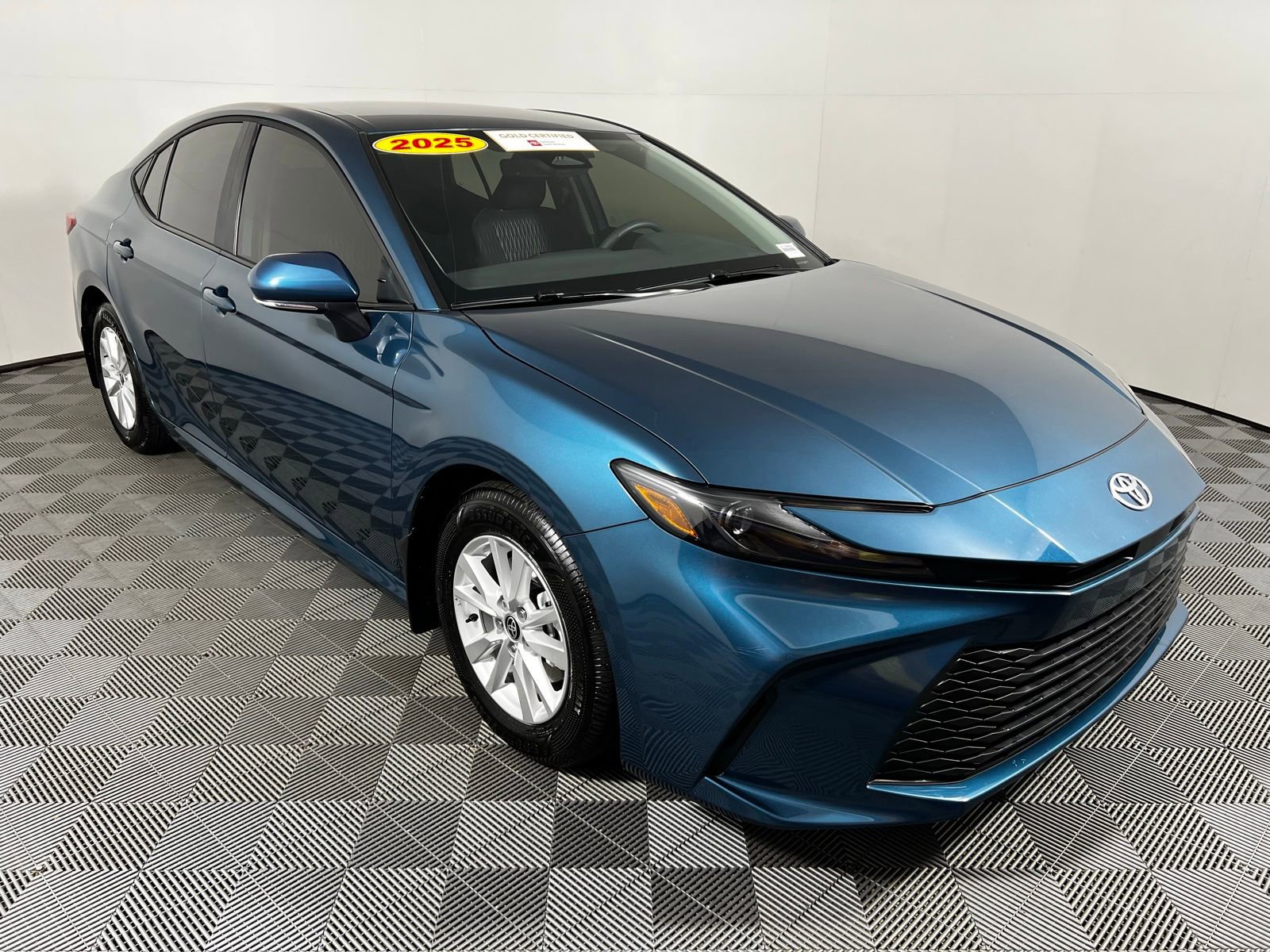 Certified 2025 Toyota Camry LE image 3