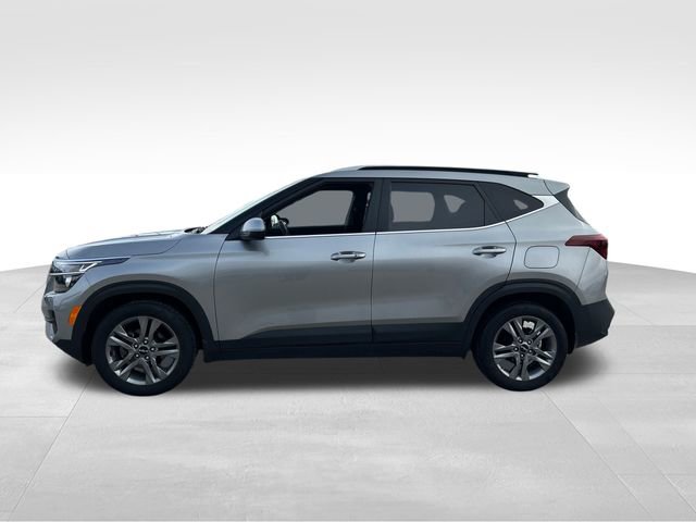 Used 2023 Kia Seltos S w/ Navigation Package image 2