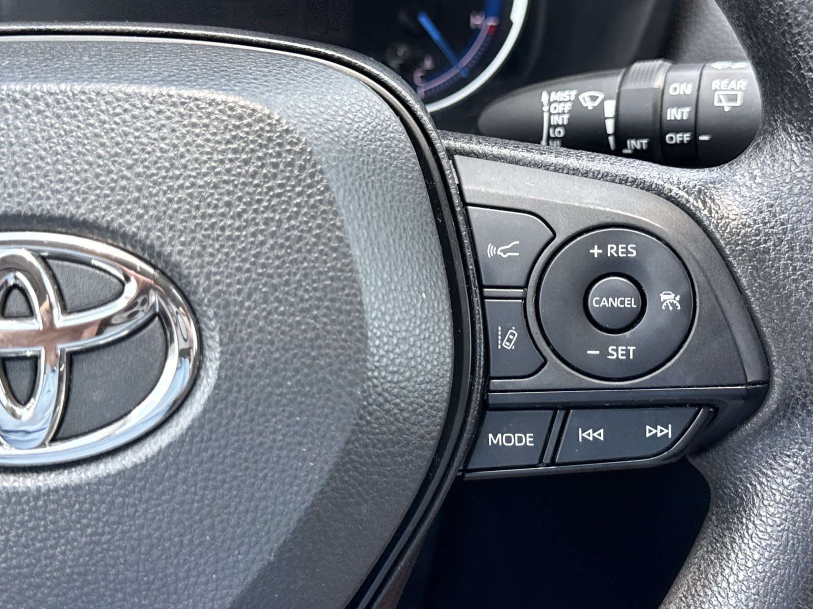 Used 2023 Toyota RAV4 XLE w/ Convenience Package AWD/4WD image 22