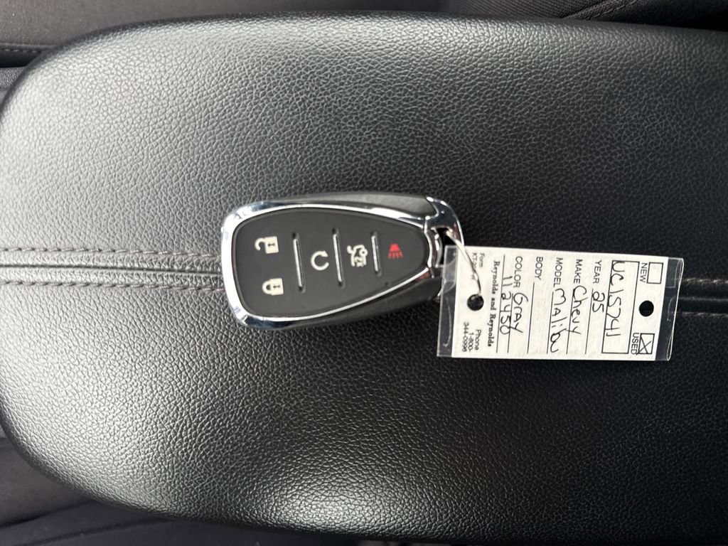 Used 2025 Chevrolet Malibu LT image 38
