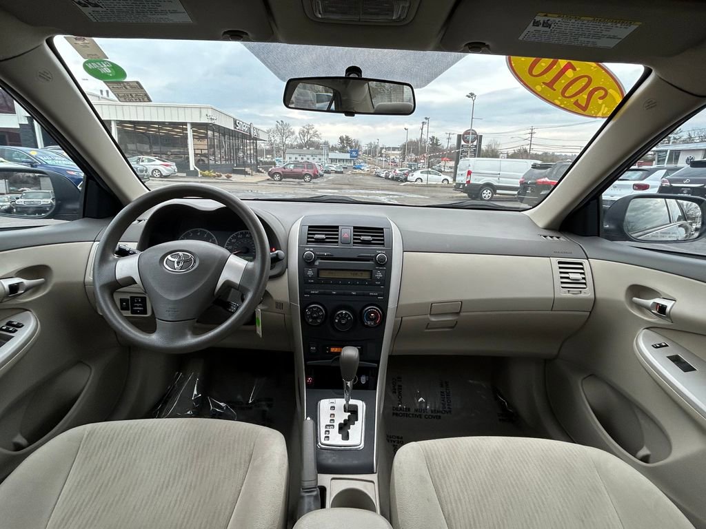Used 2010 Toyota Corolla LE image 19