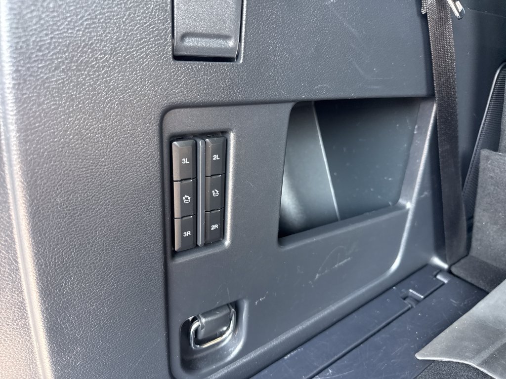 Used 2023 Ford Expedition Limited AWD/4WD image 16
