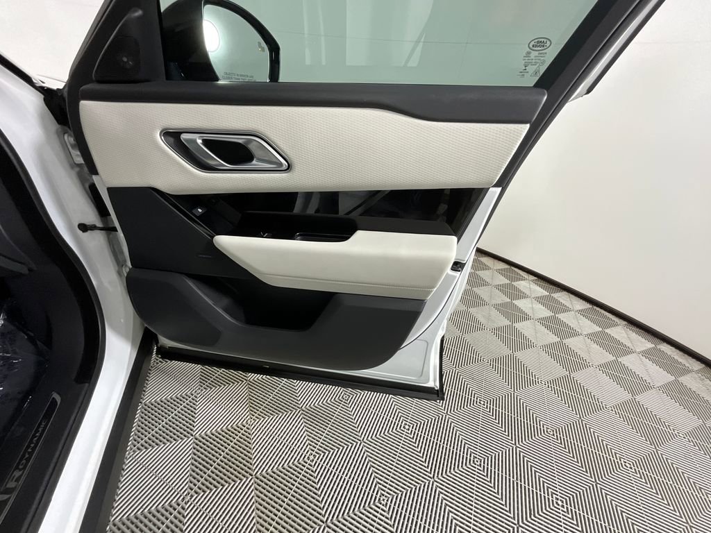 Certified 2023 Land Rover Range Rover Velar R-Dynamic S AWD/4WD image 22