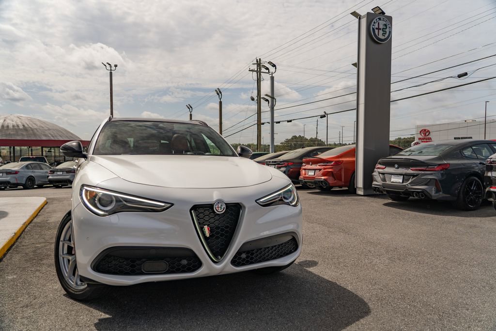 Used 2021 Alfa Romeo Stelvio Ti Sport image 11