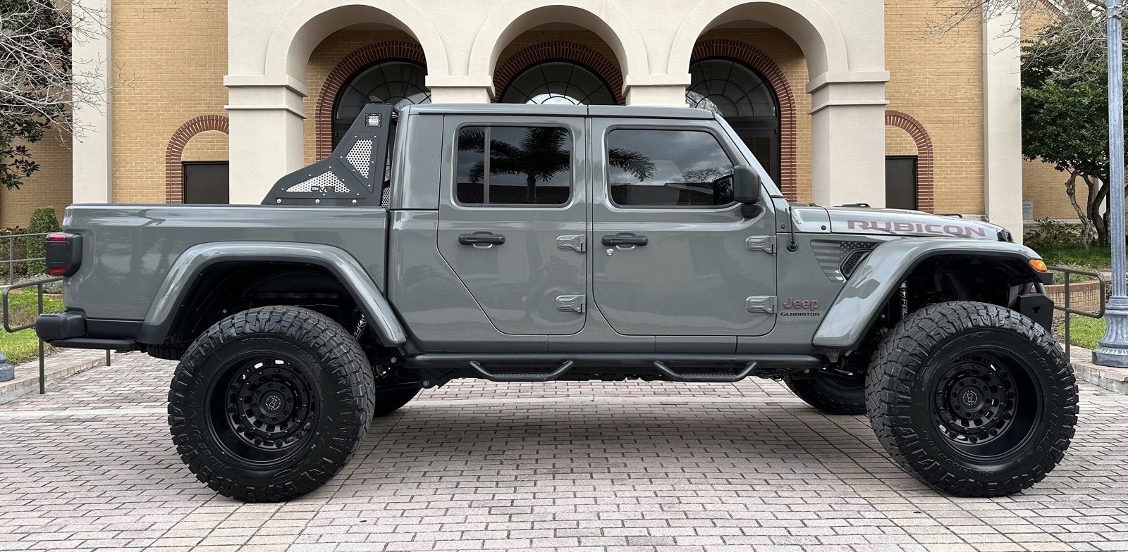 Used 2022 Jeep Gladiator Rubicon w/ Cold Weather Group AWD/4WD image 4