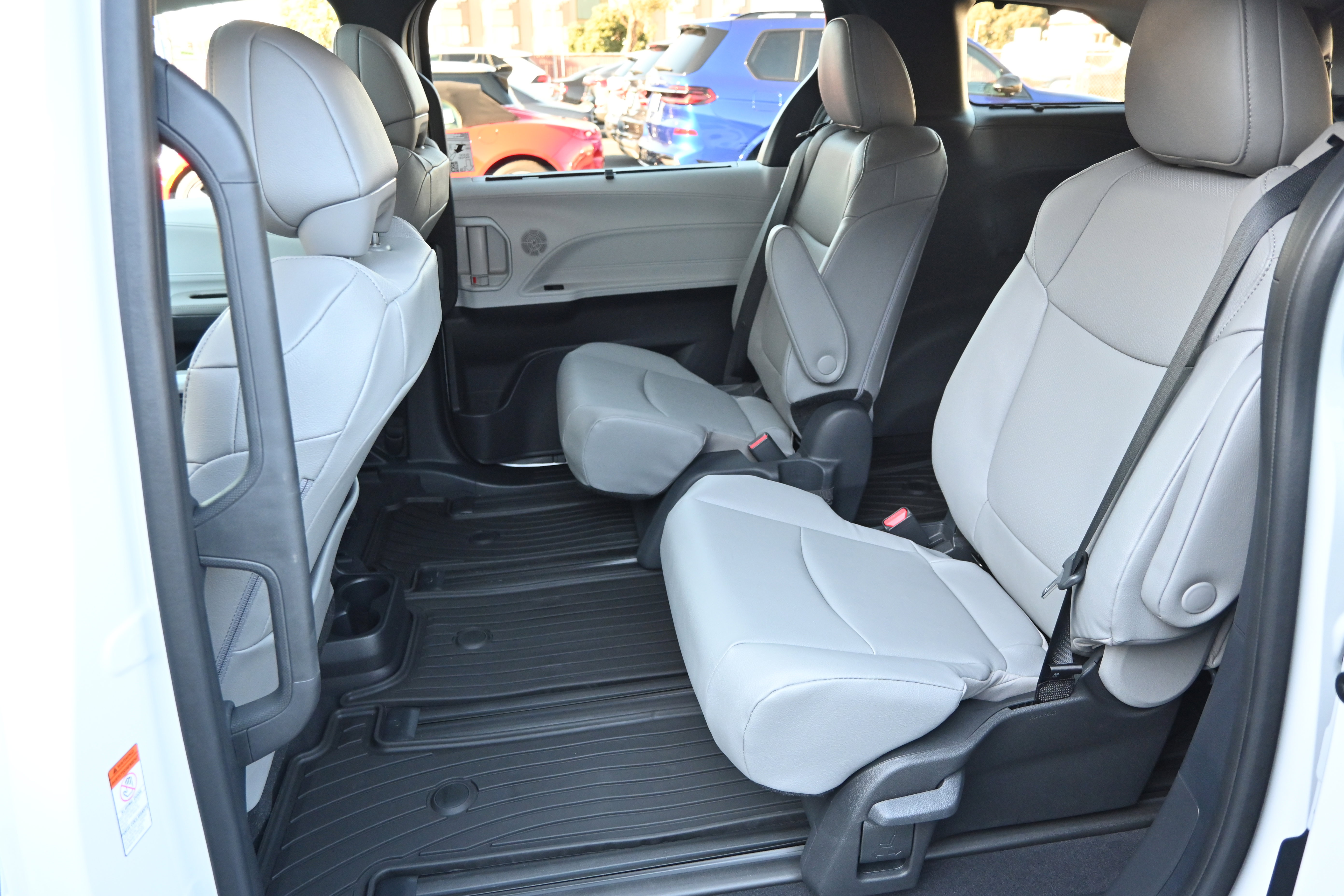 Used 2026 Toyota Sienna XLE image 24