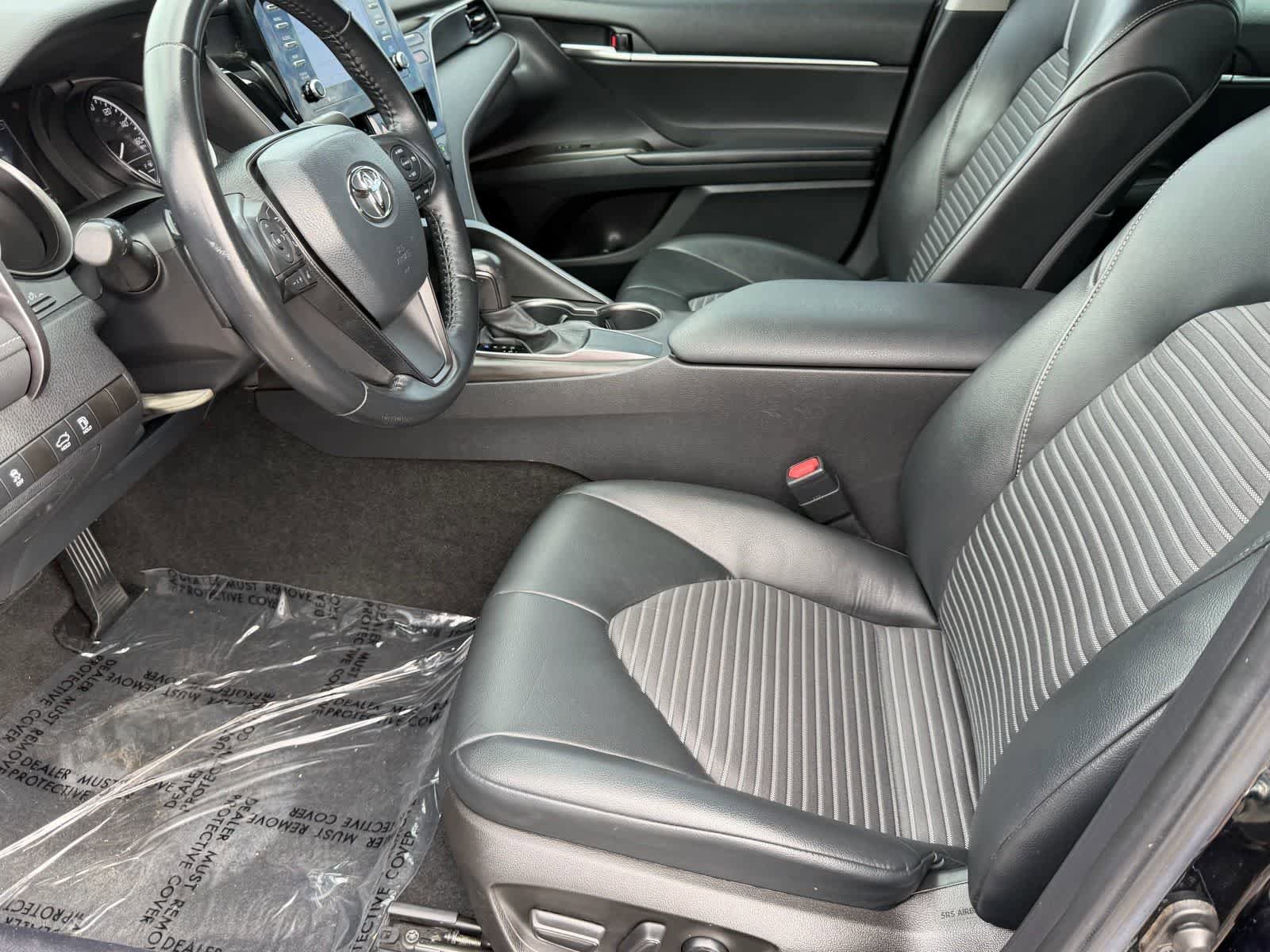 Used 2021 Toyota Camry SE w/ Carpet Mat Package (TMS) image 18