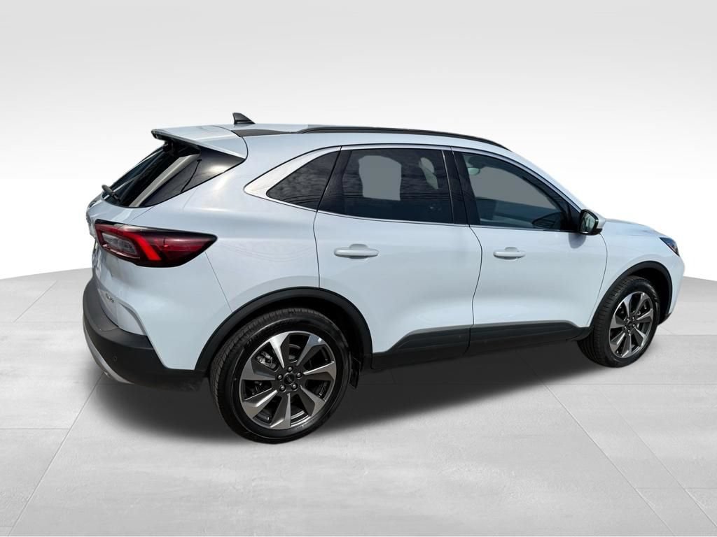 Used 2025 Ford Escape Platinum AWD/4WD image 8