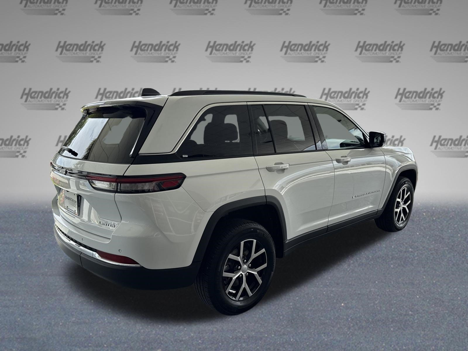 Used 2025 Jeep Grand Cherokee Limited AWD/4WD image 9