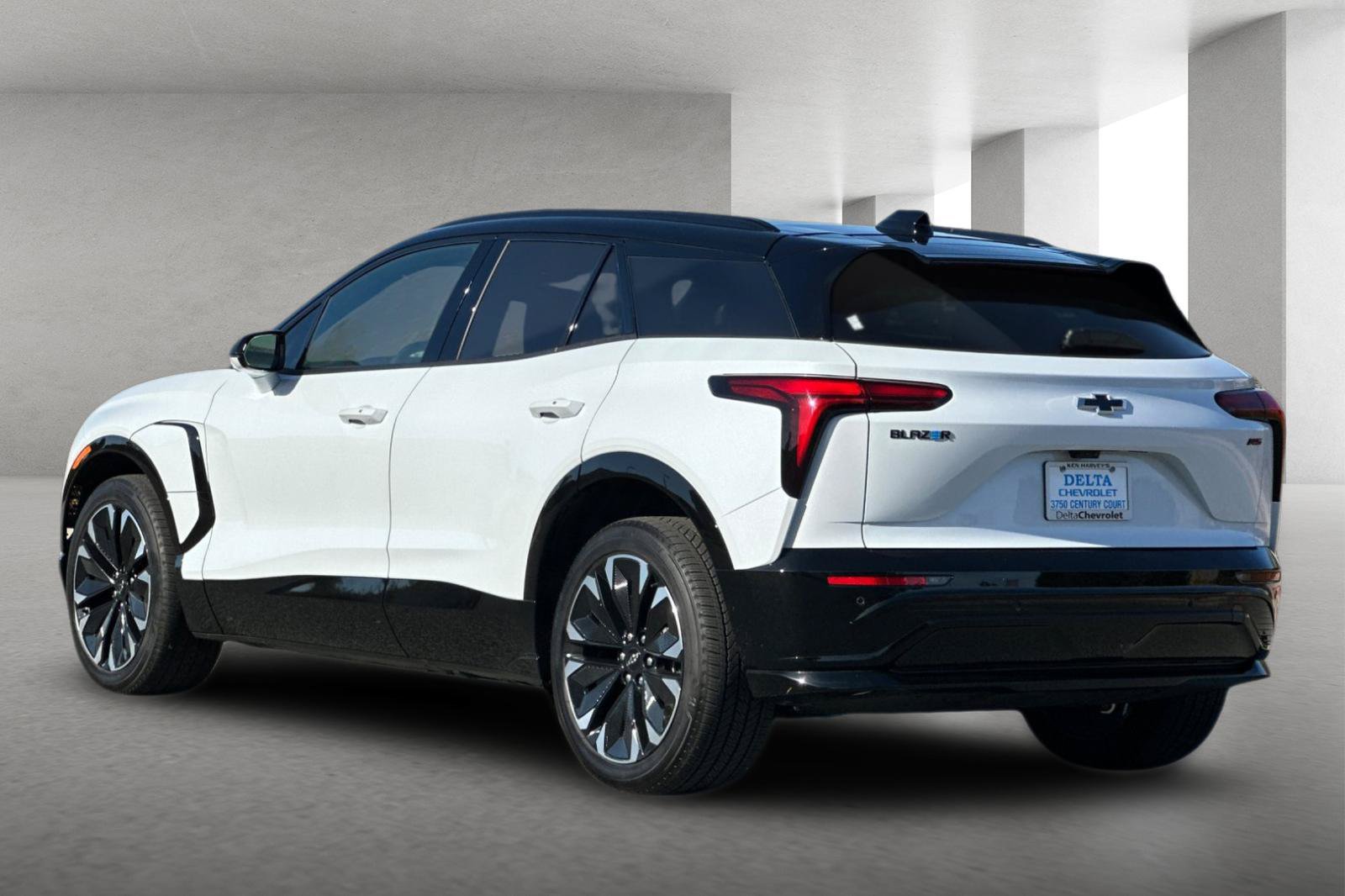 Used 2026 Chevrolet Blazer EV RS FWD image 6
