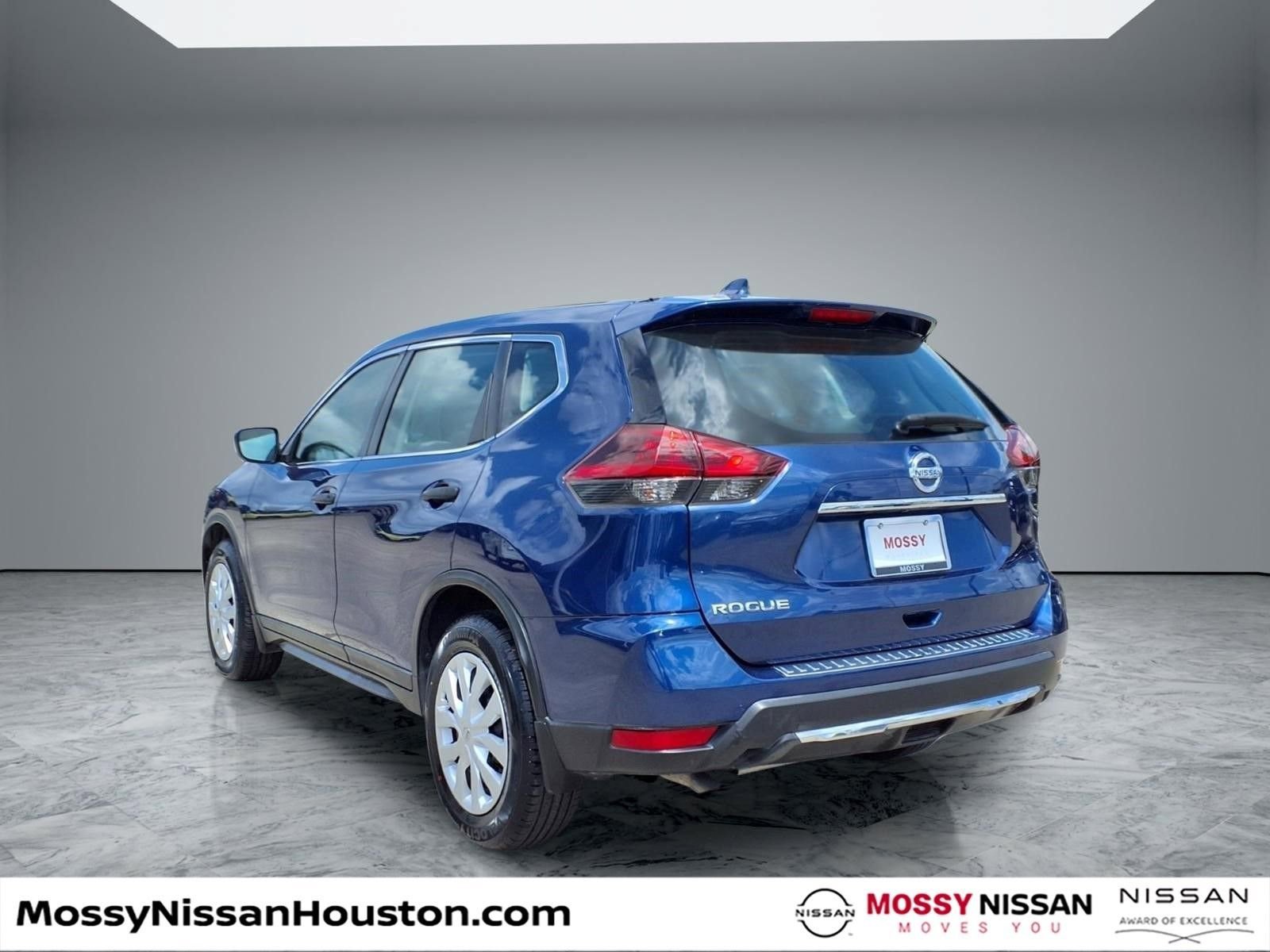 Used 2018 Nissan Rogue S FWD image 2