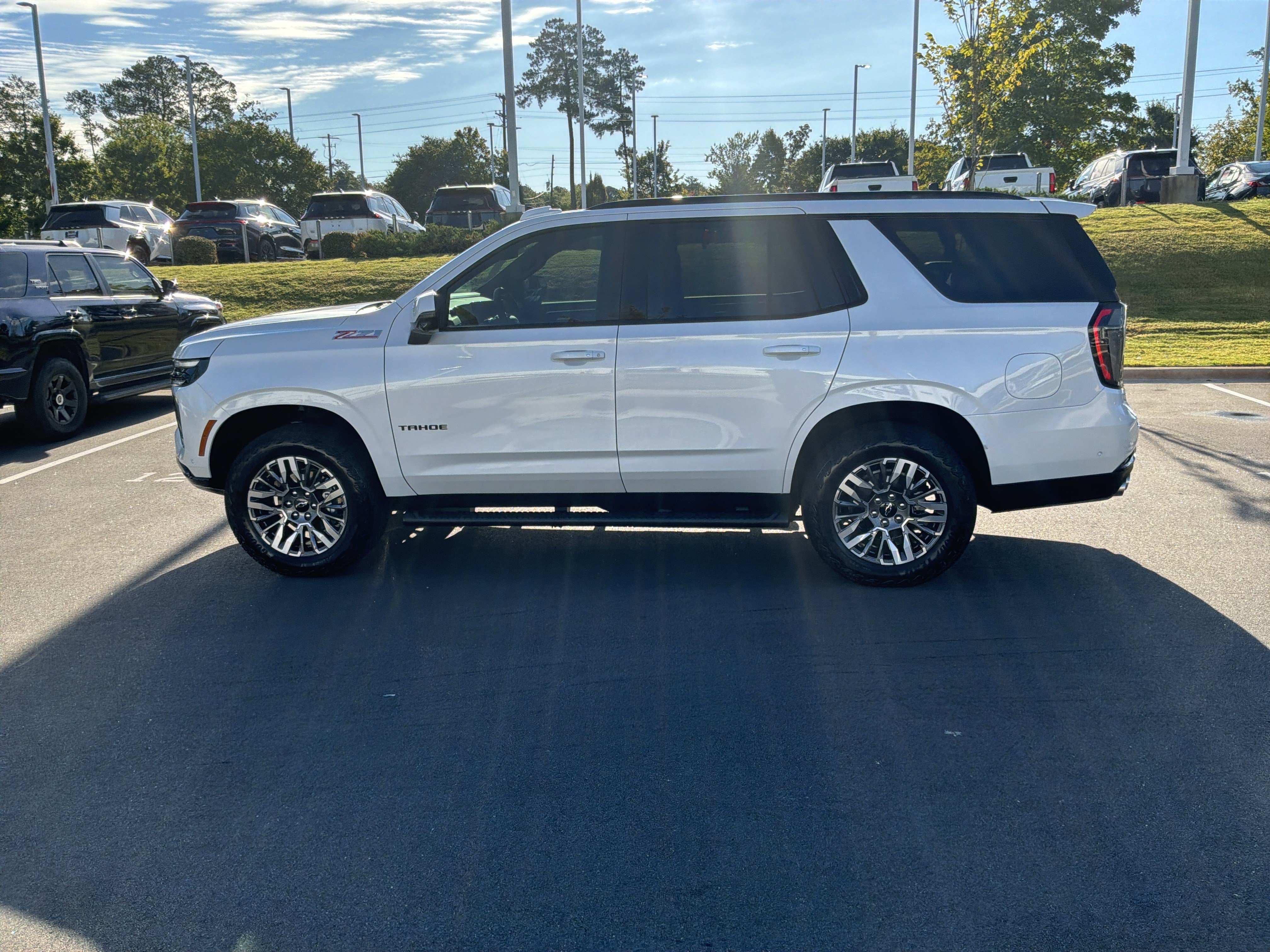 Used 2025 Chevrolet Tahoe Z71 w/ Comfort Package AWD/4WD image 7