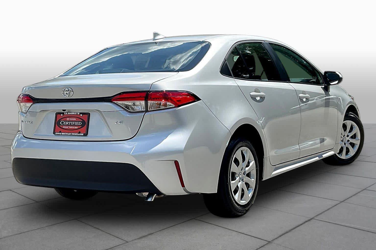 Used 2026 Toyota Corolla LE FWD image 13