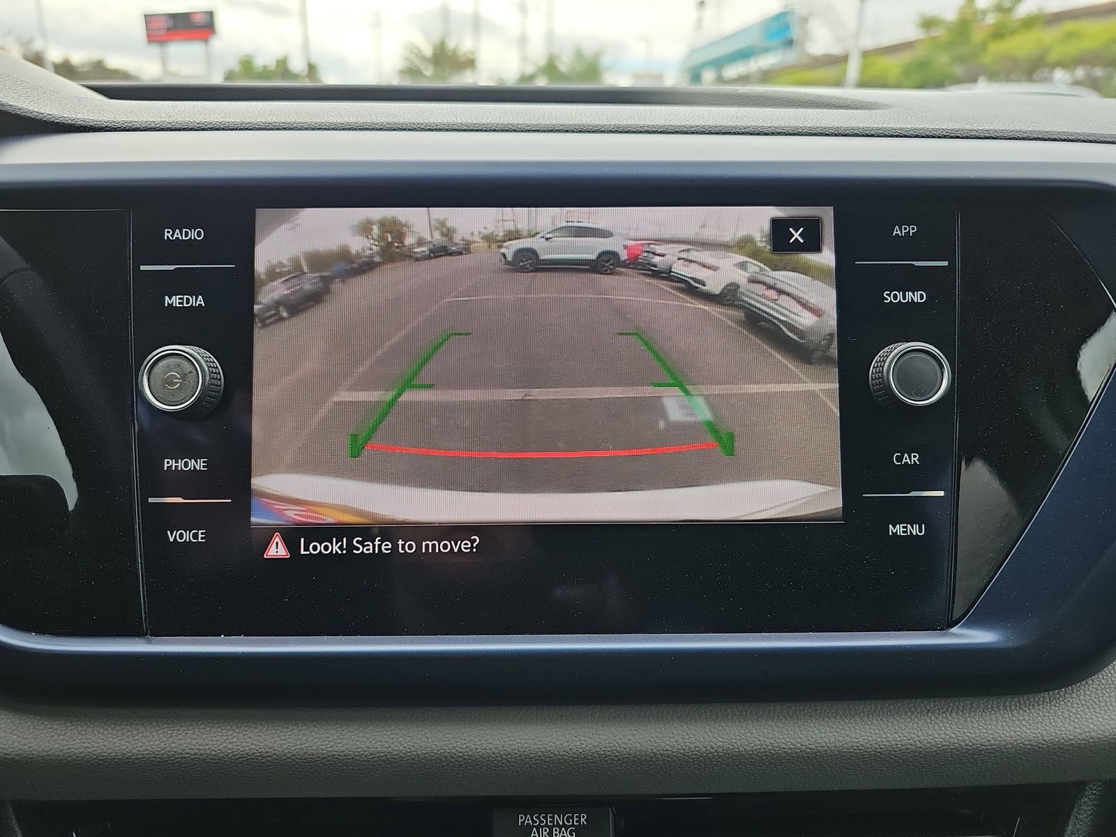 Used 2022 Volkswagen Taos SE FWD image 21