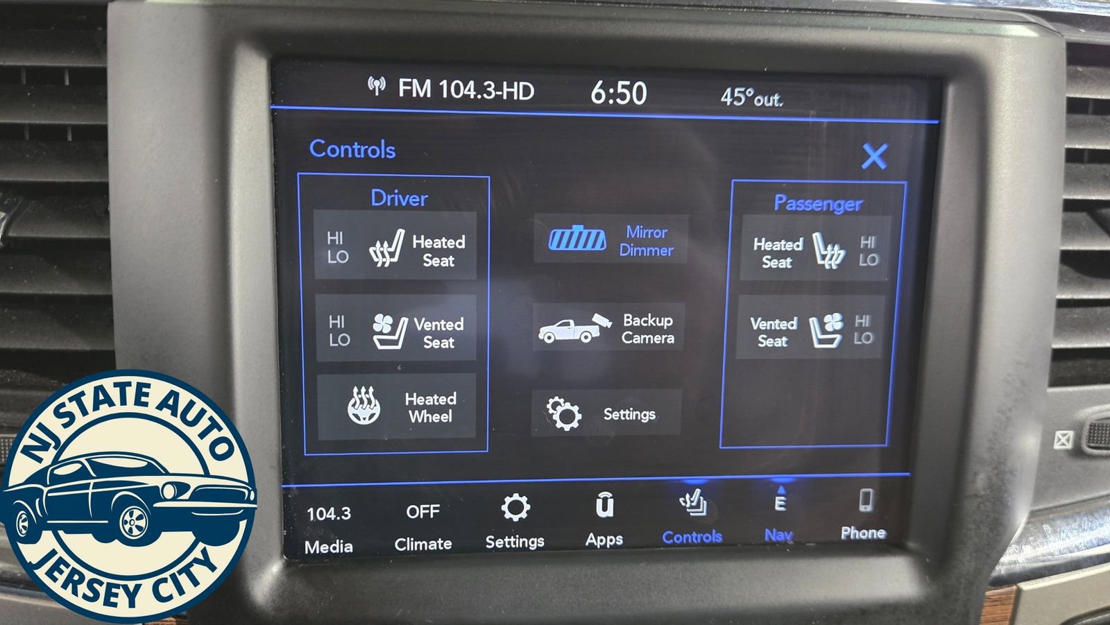 Used 2018 RAM 1500 Laramie w/ Convenience Group image 18