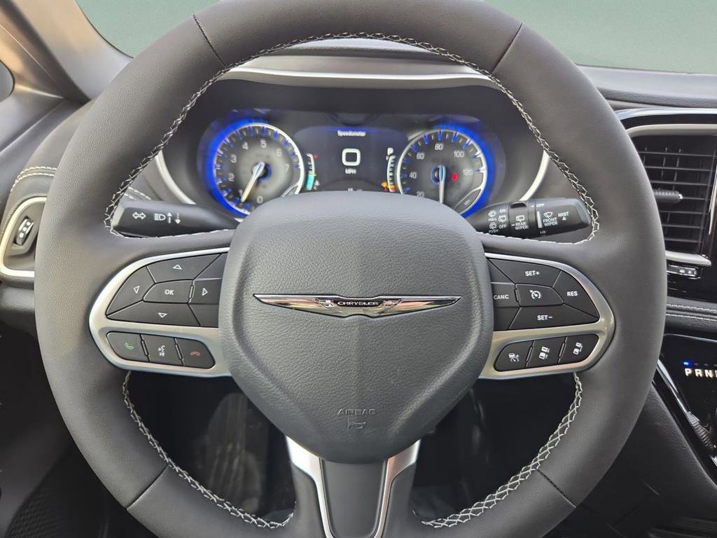 New 2026 Chrysler Pacifica Select FWD image 21