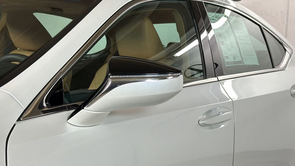 Certified 2022 Lexus ES 300h 300h w/ Premium Package image 5