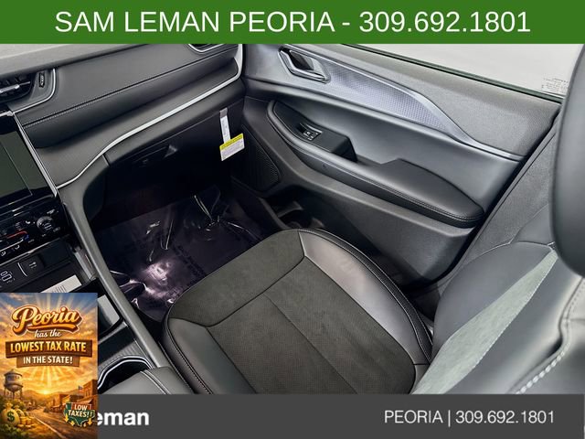New 2025 Jeep Grand Cherokee L Altitude image 23