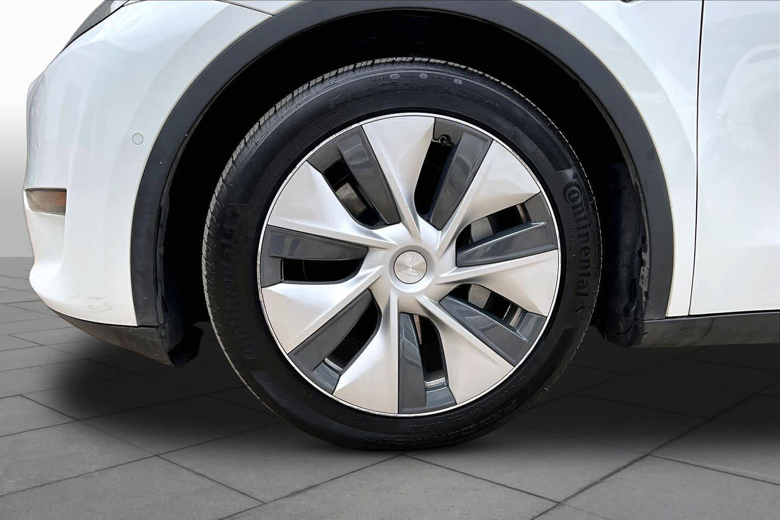 Used 2021 Tesla Model Y Long Range AWD/4WD image 10