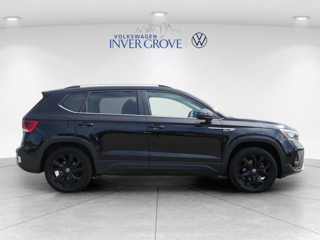 Certified 2023 Volkswagen Taos SE w/ Panoramic Sunroof Package AWD/4WD image 8