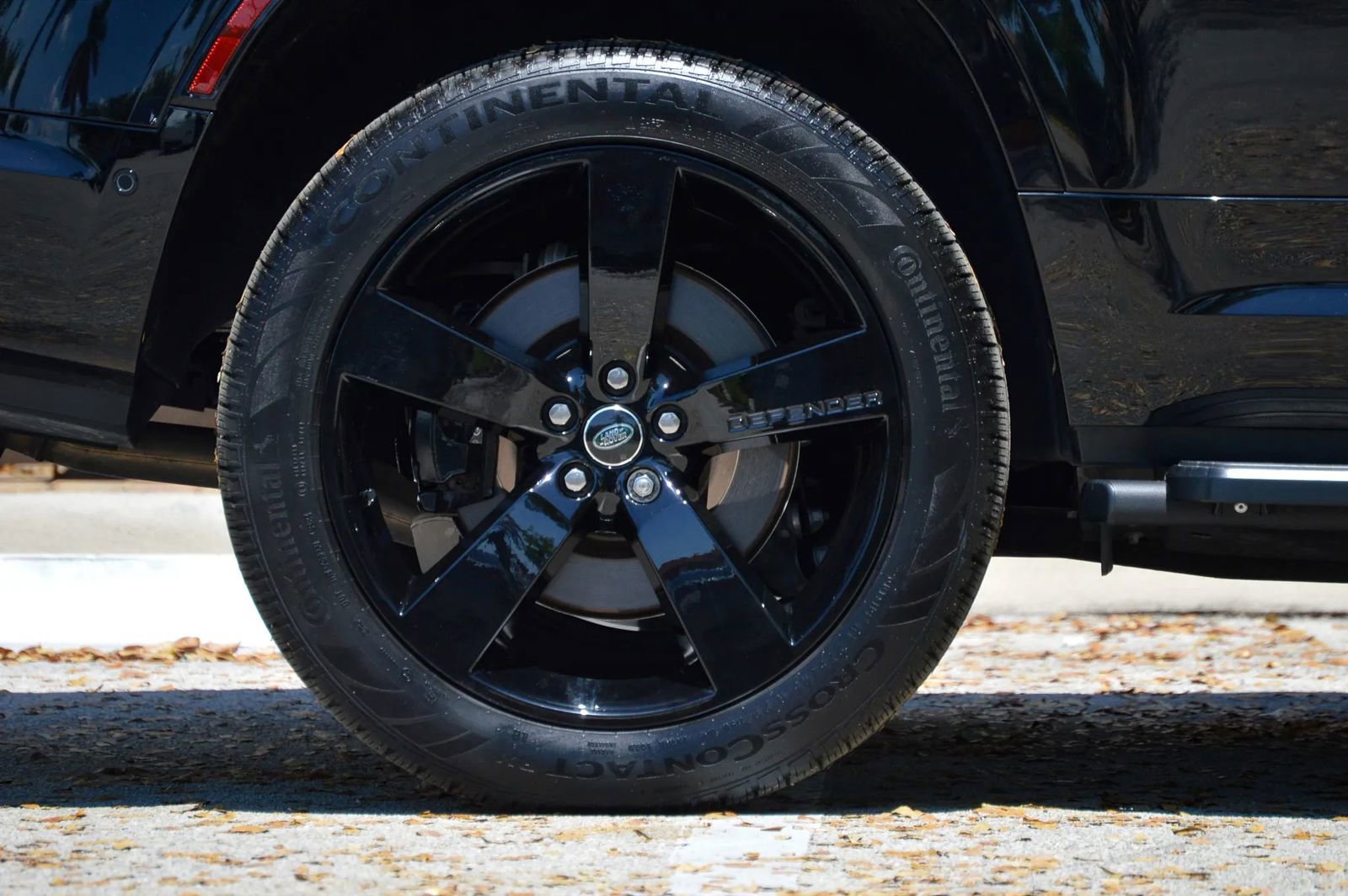 Used 2025 Land Rover Defender 130 V8 image 17