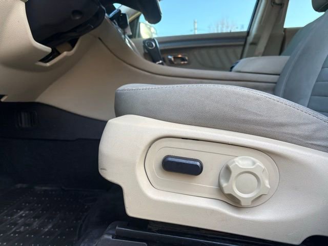 Used 2016 Ford Taurus SE FWD image 28
