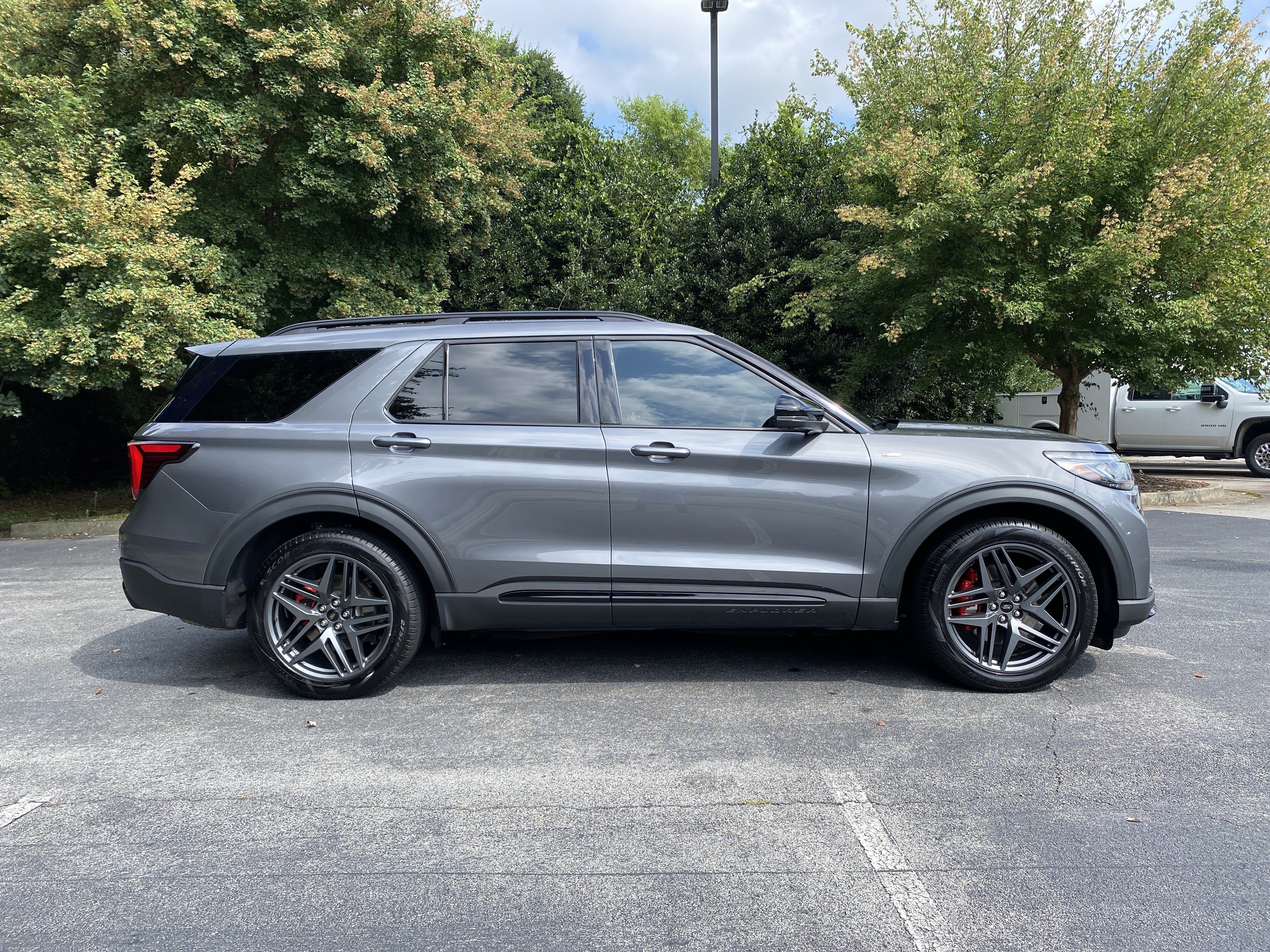 Used 2025 Ford Explorer ST-Line w/ Premium Package RWD image 10
