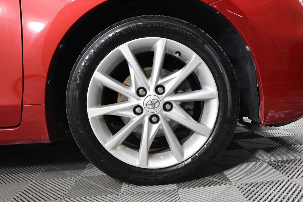 Used 2014 Toyota Prius V Three image 6