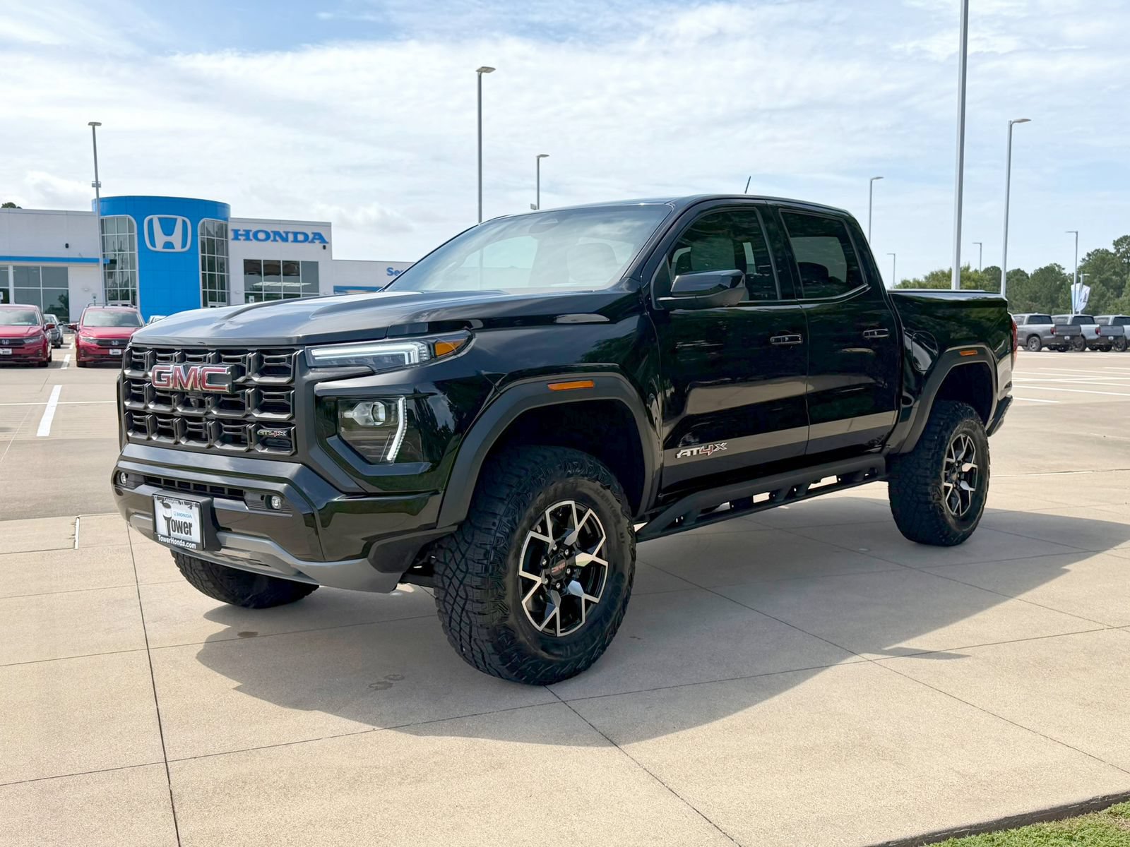 Used 2024 GMC Canyon AT4X AWD/4WD image 3